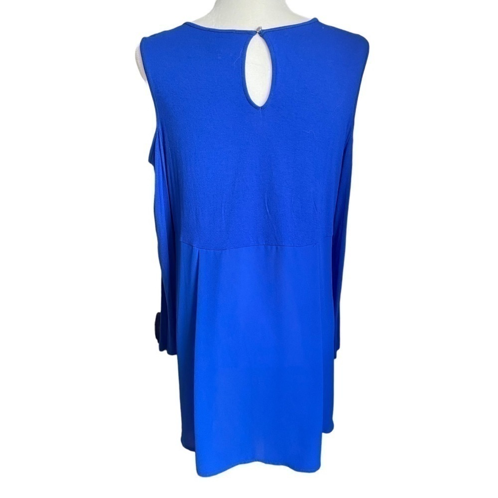 VINCE Camuto Long Sleeve Cold Shoulder Blouse Blue M - Picture 2 of 5
